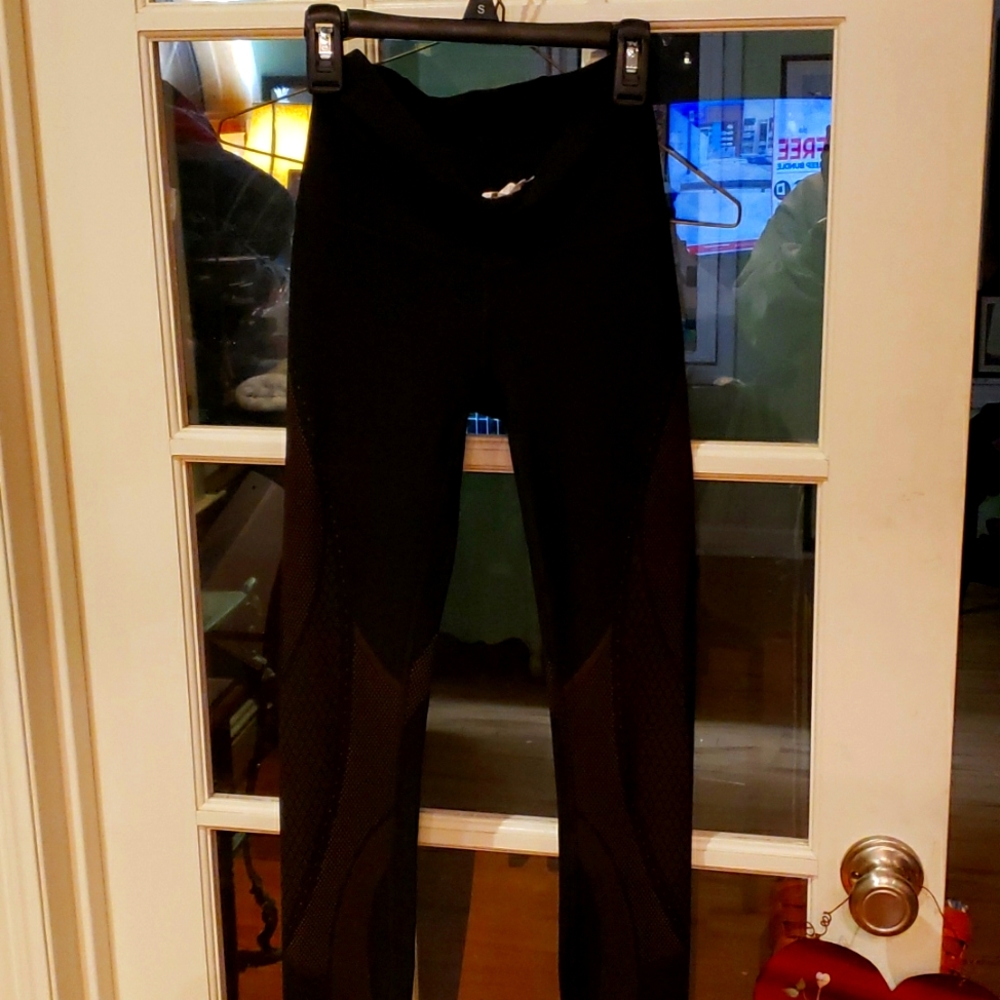Lululemon women's tight size 4